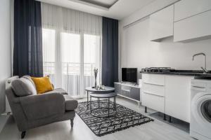 Posezení v ubytování Convenient and Modern Flat in Central Beylikduzu