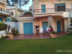 The building in which the holiday home is located
