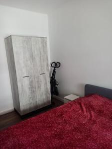 Postel nebo postele na pokoji v ubytování Lovely new apartment near the historic center.