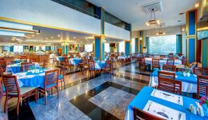 A restaurant or other place to eat at Bera Konya Hotel