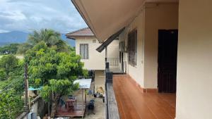 En balkon eller terrasse på sokxay guerthouse