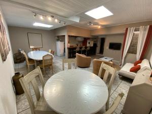 Kuchyň nebo kuchyňský kout v ubytování Os-thel, Chambres à louer