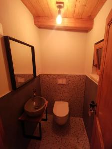 Ванная комната в Villa Copun with heated pool