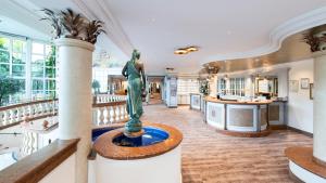 Vstupní hala nebo recepce v ubytování Parkhotel + 37 fotografií