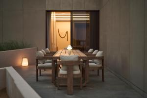 Posezení v ubytování ERTH Abu Dhabi Hotel