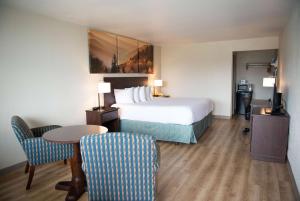 Postel nebo postele na pokoji v ubytování Days Inn by Wyndham Waynesboro