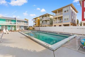 תמונה מהגלריה של 6404 Thomas Dr Unit 7 - Change of Seanery בפנמה סיטי ביץ'