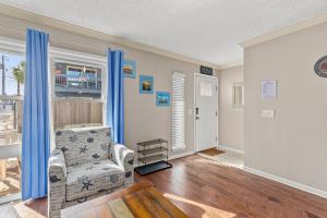 תמונה מהגלריה של 6404 Thomas Dr Unit 7 - Change of Seanery בפנמה סיטי ביץ'
