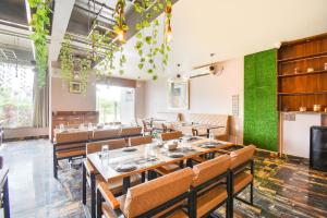 Posezení v ubytování FabHotel Prime Rajmudra - Nr Butterfly Park - Hinjawadi