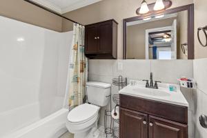 תמונה מהגלריה של 6404 Thomas Dr Unit 7 - Change of Seanery בפנמה סיטי ביץ'