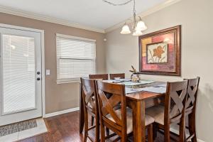 תמונה מהגלריה של 6404 Thomas Dr Unit 7 - Change of Seanery בפנמה סיטי ביץ'