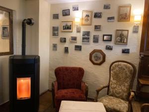 Posezení v ubytování Hinkelshof - 3 Gästezimmer - naturnah, ökologisch, urig, Selbstversorgerküche