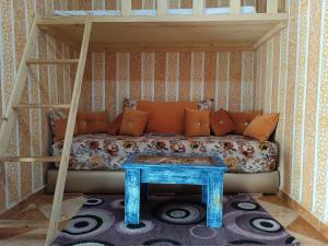Area tempat duduk di Kasbah Oualidia