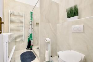 Kúpeľňa v ubytovaní Standard Apartment by Hi5 - Múzeum 5 + 29 fotografií