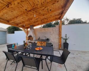 Αίθριο ή υπαίθριος χώρος στο Villa Iva