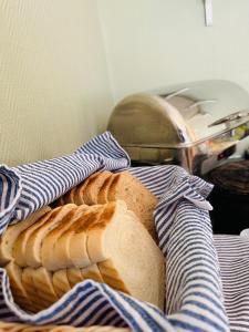 Jídlo v hostelu nebo okolí