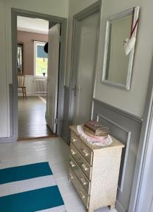 Foto dalla galleria di Blåsbocka, lägenhet i hus 3 rok a Våmhus