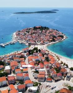 Photo de la galerie de l'établissement Apartments Miamare, à Primošten