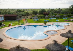 Бассейн в Apartamentos Sol Romántica by DOT Suites или поблизости