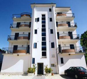 Budova, kde se aparthotel nachází