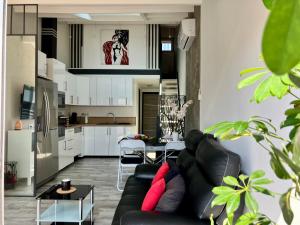 Kuchnia lub aneks kuchenny w obiekcie Naturiste Heliovillage Villa de Standing