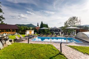 Bazén v ubytování Restaurace a penzion Pod Lipami Metylovice nebo v jeho okolí