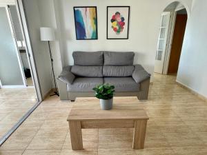 Część wypoczynkowa w obiekcie Apartamento turístico Playmon Bacana Planta 13