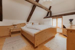 Postel nebo postele na pokoji v ubytování Hotel Kreuz