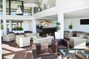 Εστιατόριο ή άλλο μέρος για φαγητό στο Golden Tulip Nantes Carquefou Suite