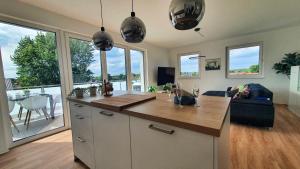Kuchyň nebo kuchyňský kout v ubytování Penthouse mit Whirlpool im Herzen von Niedersachsen