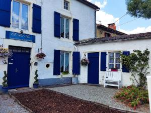 Saint-Bonnet-de-Bellacにある16 Bel Airの青白の家