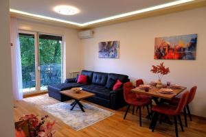 Prostor za sedenje u objektu Royal Apartman