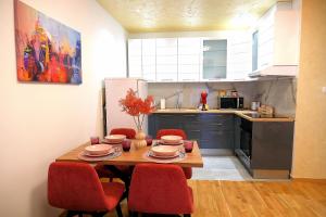Kuhinja ili čajna kuhinja u objektu Royal Apartman