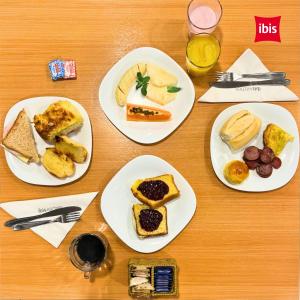 Jídlo v hotelu nebo okolí