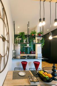 Kuchnia lub aneks kuchenny w obiekcie Loft Center Burgos by Unique Rooms