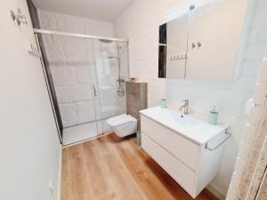 Koupelna v ubytování Edificio Amalia Rosina 1ºA