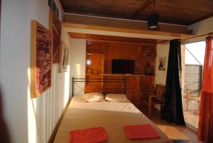 Postel nebo postele na pokoji v ubytování Villa Sofia + 37 fotografií