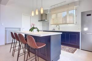 Kuchyň nebo kuchyňský kout v ubytování Villa Nostrodamo Villa with panoramic sea view