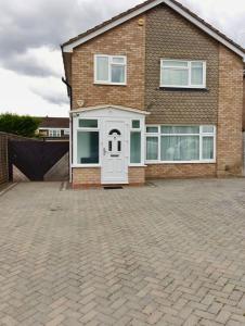 Gallery image of Beautiful House in Ruislip in Northwood