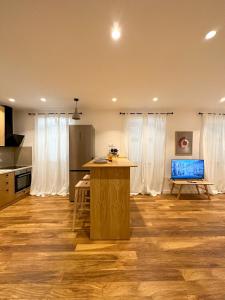 Kuchyň nebo kuchyňský kout v ubytování Corfu Town Apartment by Corfu Vacation Homes