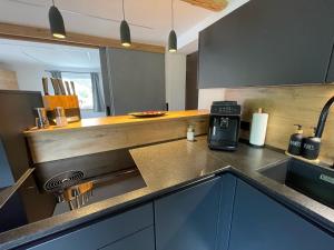 A kitchen or kitchenette at Alpenglück - Hinterthal