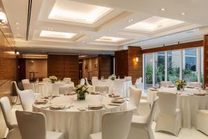 Zona de estar de Four Points by Sheraton Bur Dubai
