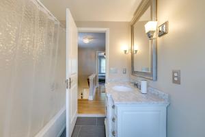 Gallery image of Luxurious Bloomfield Hills Oasis with Pool and Spa! in Bloomfield Hills