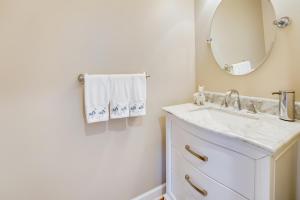 Gallery image of Luxurious Bloomfield Hills Oasis with Pool and Spa! in Bloomfield Hills