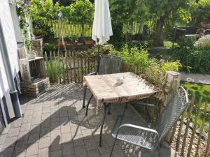 Ein Garten an der Unterkunft Ferienwohnung Schneider