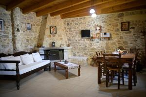 A seating area at Traditional Stone Mezonete