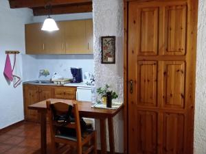 Küche/Küchenzeile in der Unterkunft Olive tree Cottages