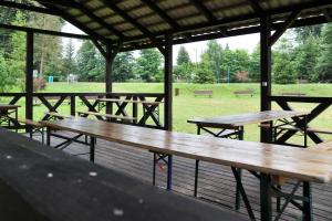 Vonkajšia záhrada v ubytovaní YACHT CLUB WEJSUNY
