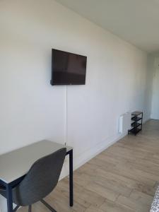 Televiisor ja/või meelelahutuskeskus majutusasutuses logement vue sur mer