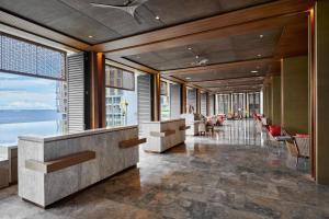 Ruang duduk di Sheraton Cebu Mactan Resort